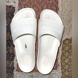 🌺 BIRKENSTOCK WHITE AWESOME SLIDERS. SIZE 37 (6-6.5). 🌺